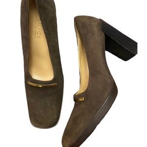 Gucci Vintage Women's brown suede heels size 7.5